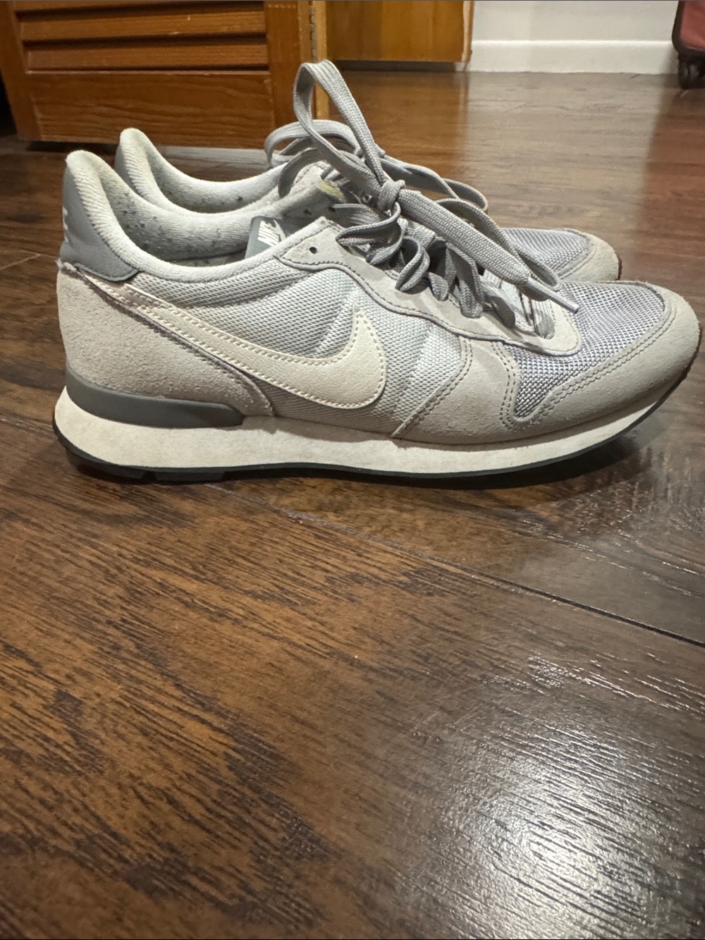 Nike Women’s Light Gray and Cream Retro Runner Sneakers